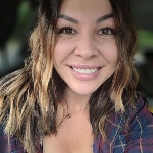 Meet your Posher, Ambria